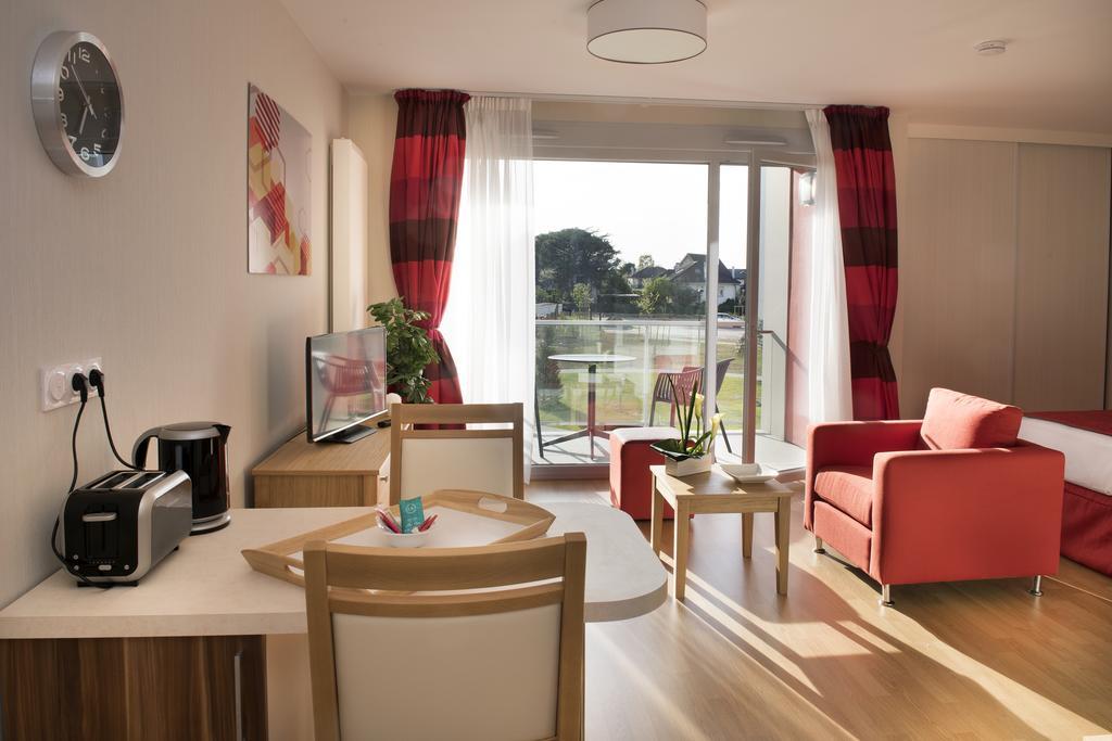 Domitys Le Palmier Du Roi Aparthotel Pau Ruang foto